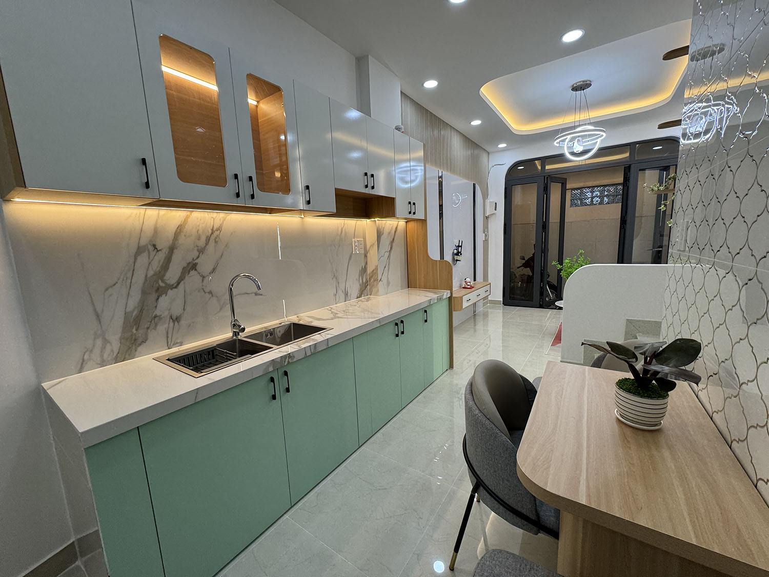 Luxury House 1 lầu đẹp lung linh, full nội thất cao cấp, có phòng tầng trệt khu VIP Hoàng Văn Thụ